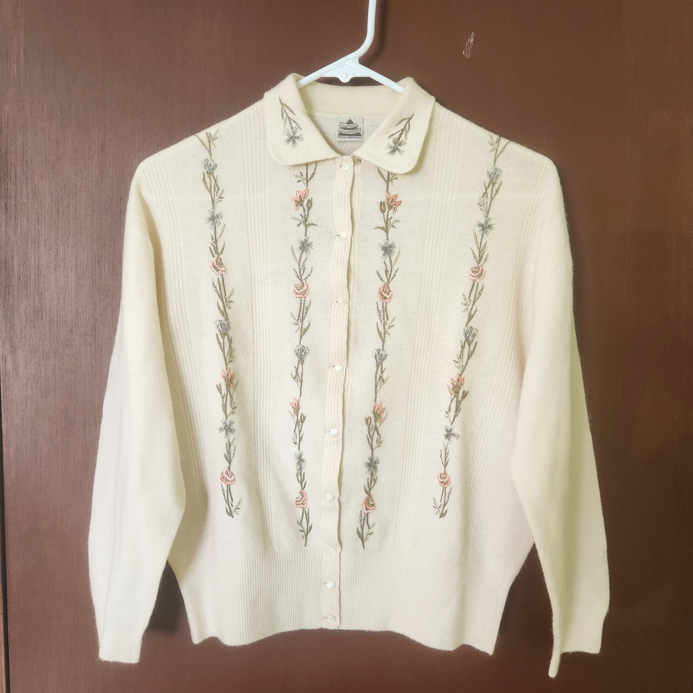 Vintage 1950s Cream Floral Embroidered Cardigan